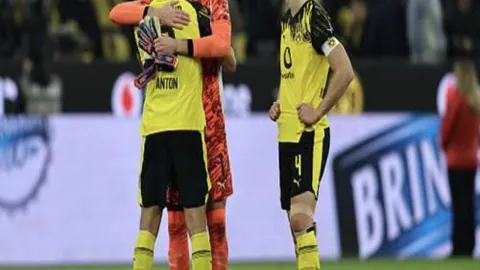 马奎尔：西看台荣耀巅峰，绝杀瞬间荣耀满溢